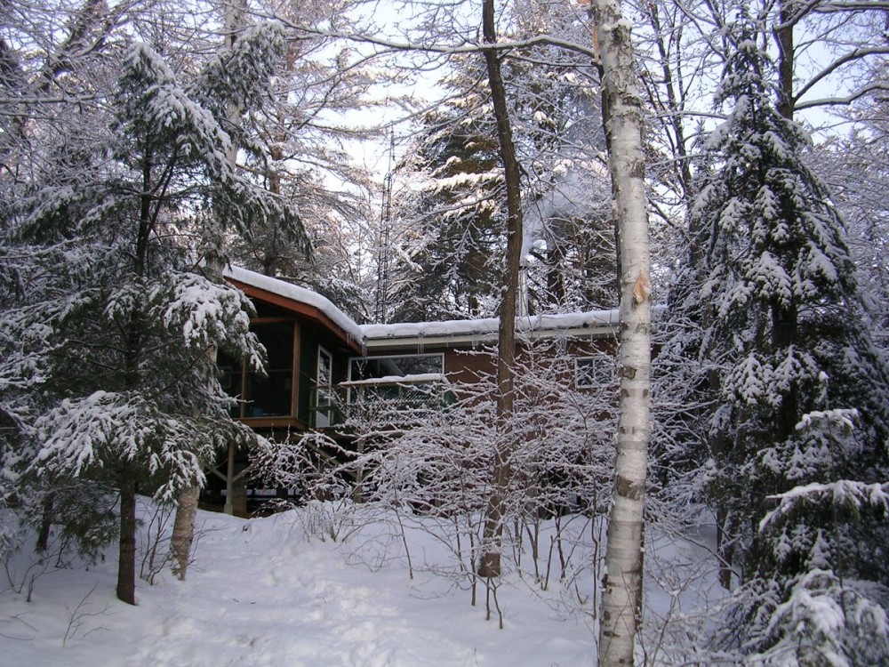 Winter scene front of Happynest